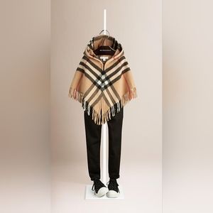 Kids Burberry poncho with hoodie and zipper